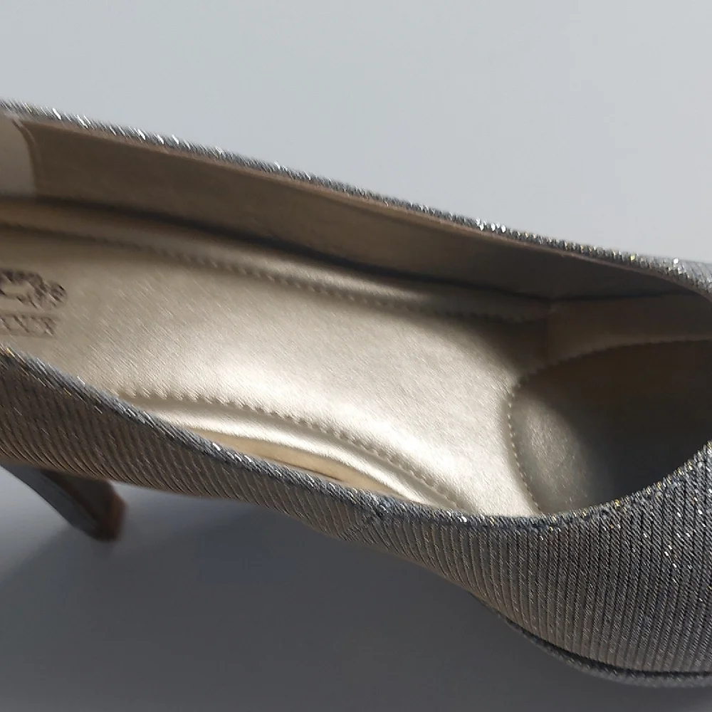 Coach and Four Silver Peep-Toe Heels Womens Size‎ 10